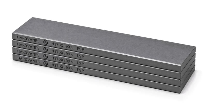 Kit de cuatro paletas HARDVANES® de carbono-grafito de 170 × 39 × 4 mm, apiladas con bisel y grabado H170X39X4 ESP a la izquierda