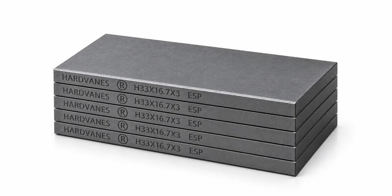 Kit de 5 paletas HARDVANES® de 33 × 16.7 × 3 mm, carbono-grafito con bisel, grabado a la izquierda y fondo blanco