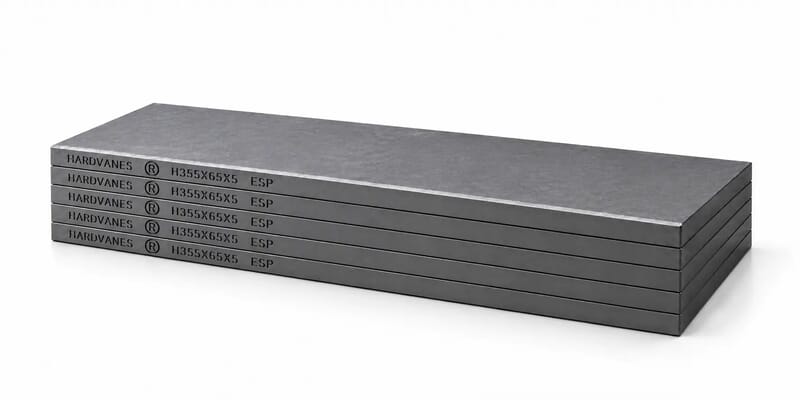 HARDVANES® H355655/5 — Kit de 5 paletas 355 × 65 × 5 mm de carbono-grafito con bisel y grabado H355X65X5 ESP a la izquierda del canto