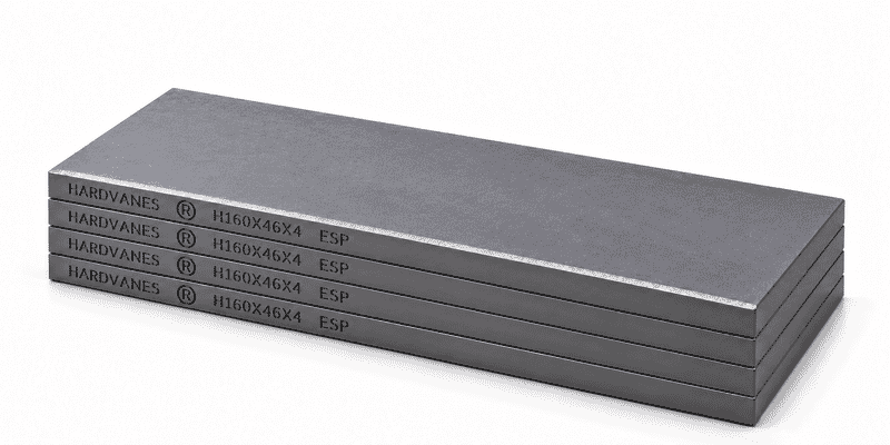 Kit de 4 paletas HARDVANES® de carbono-grafito, 160 × 46 × 4 mm por paleta, con grabado a la izquierda.